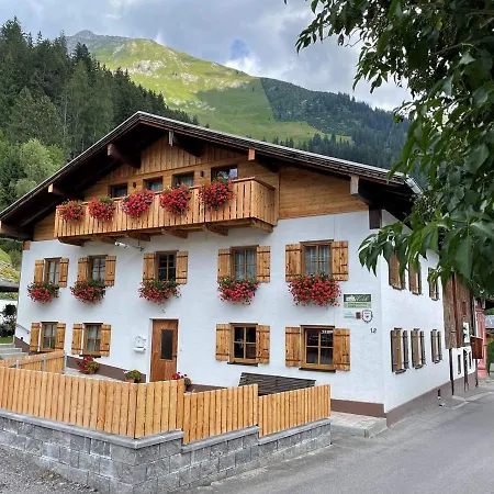 לינה וארוחת בוקר Haus Walch