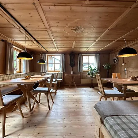 Haus Walch * Elbigenalp